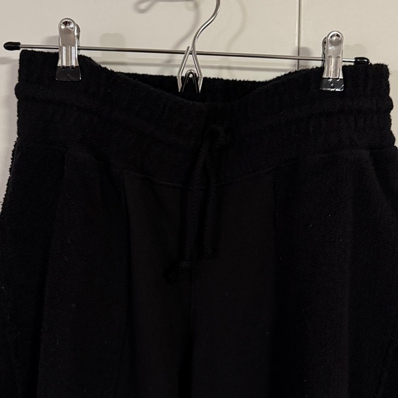 Cozy Black Wide-Leg Sweat Pants - Picture 2 of 4